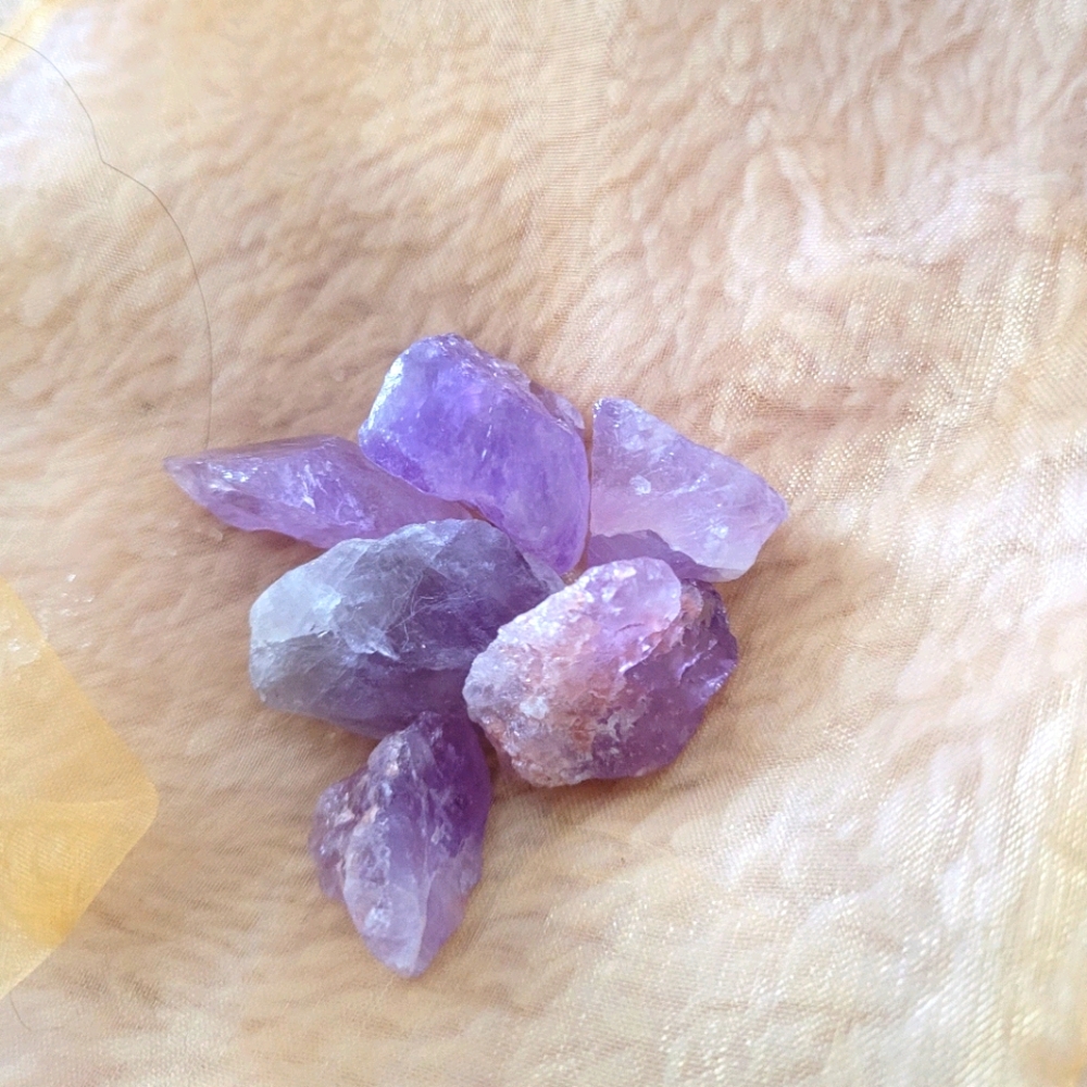 Small bag of crystals 🔮FREE SHIPPING TODAY ONLY - Picture 4 of 4